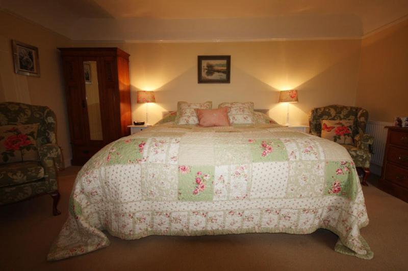 Lee Manor Hotel Ромси Екстериор снимка