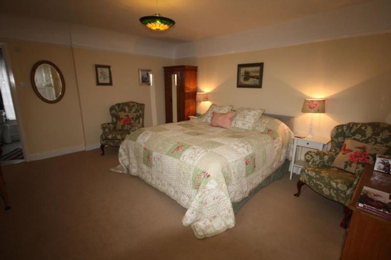 Lee Manor Hotel Ромси Екстериор снимка