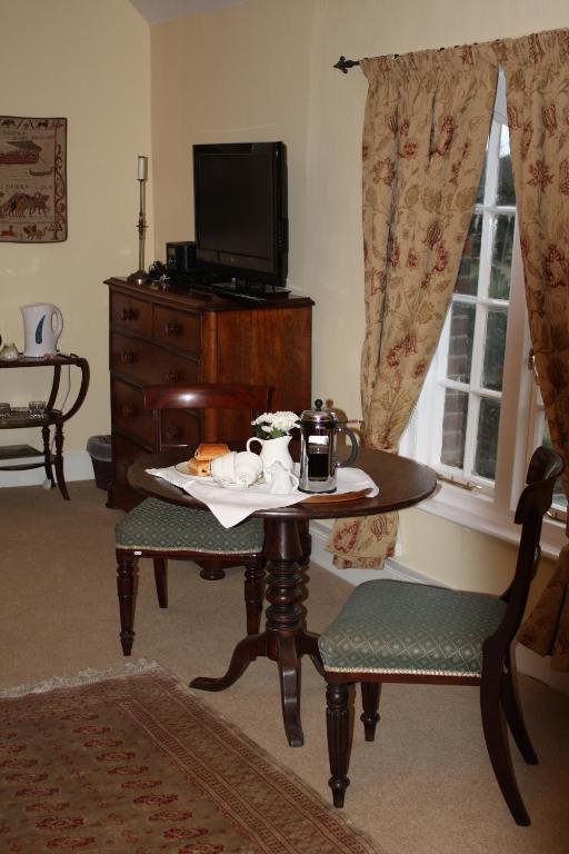 Lee Manor Hotel Ромси Екстериор снимка